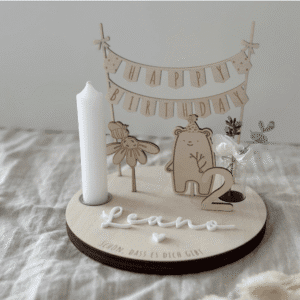 Geburtstagsteller aus Holz mit Bär und Blume und Biene, Geburtstagstischritual hochwertig zeitlos schlicht
