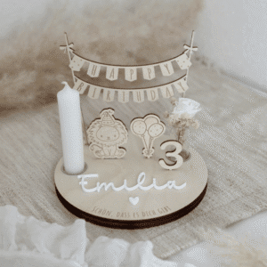 Geburtstagsteller aus Holz mit Löwe und Luftballons