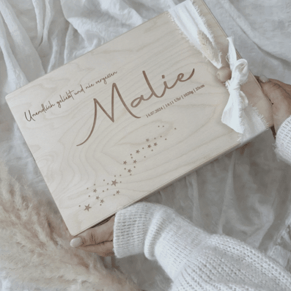 Erinnerungsbox „unvergessen" personalisiert aus Holz