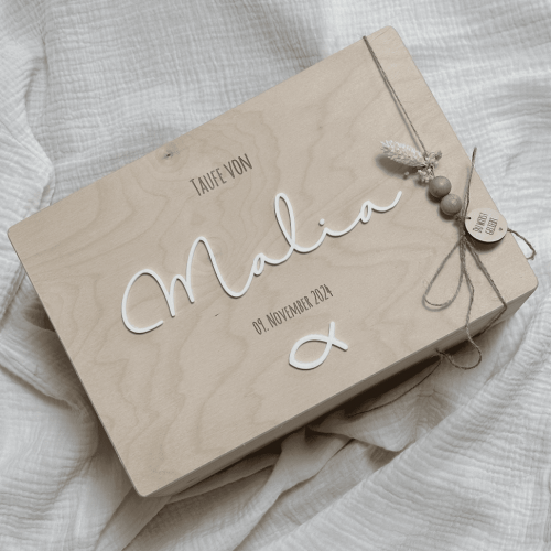 Wundervolle Erinnerungsbox „zur Taufe" personalisiert