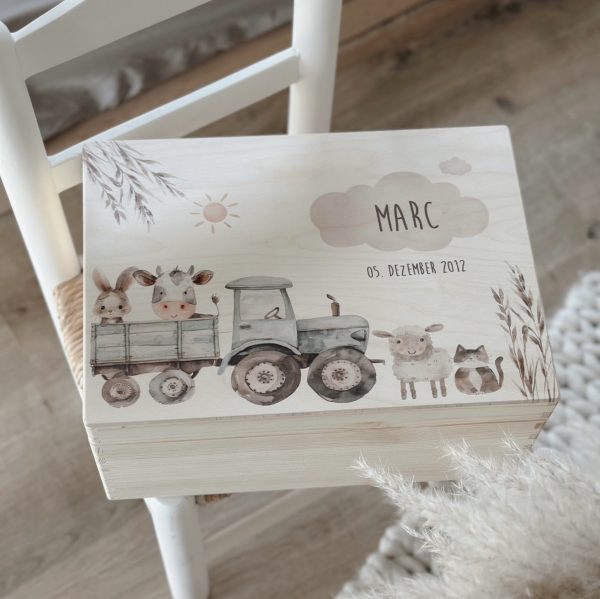 Erinnerungsbox „Bauernhof", personalisiert mit Name und Geburtsdatum