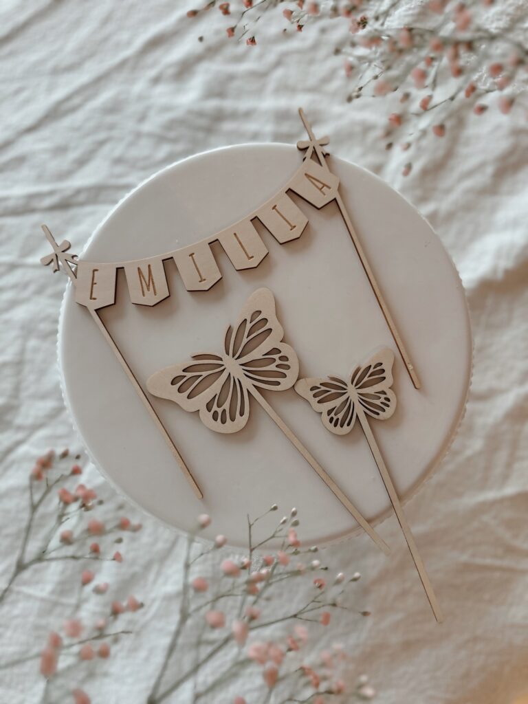 Schmetterlingcaketopper, Deko für den Geburtstagskuchen, personalisierbar mit Name, Motto Schmetterling
