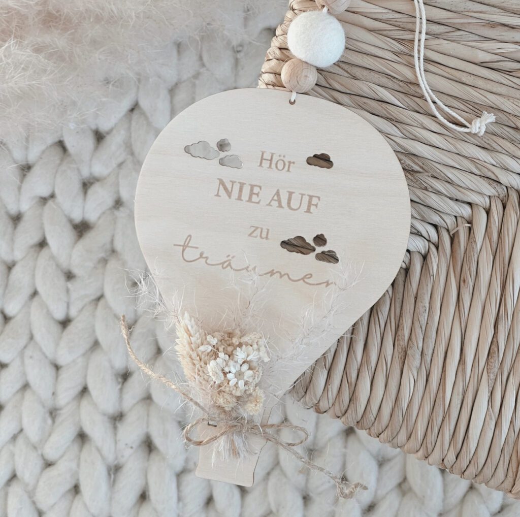 Geburtsgeschenk mit süßer Message "hör nie auf zu träumen"