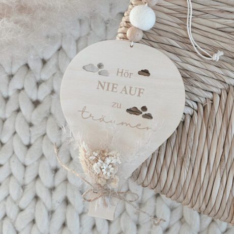 Geburtsgeschenk mit süßer Message "hör nie auf zu träumen"