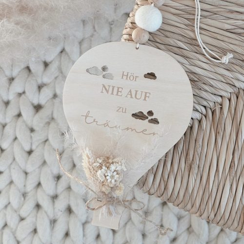 Geburtsgeschenk mit süßer Message "hör nie auf zu träumen"