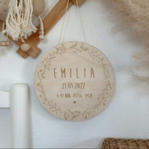 Namensschild aus Holz personalisiert mit Name und Geburtsdaten, Babygeschenk, Geschenk zur Geburt