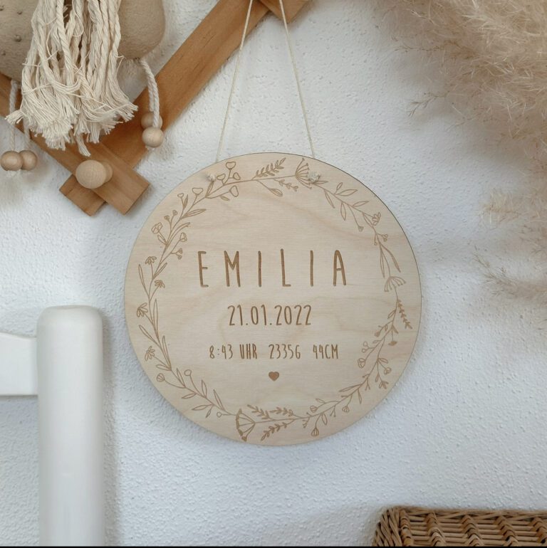 Namensschild aus Holz personalisiert mit Name und Geburtsdaten, Babygeschenk, Geschenk zur Geburt