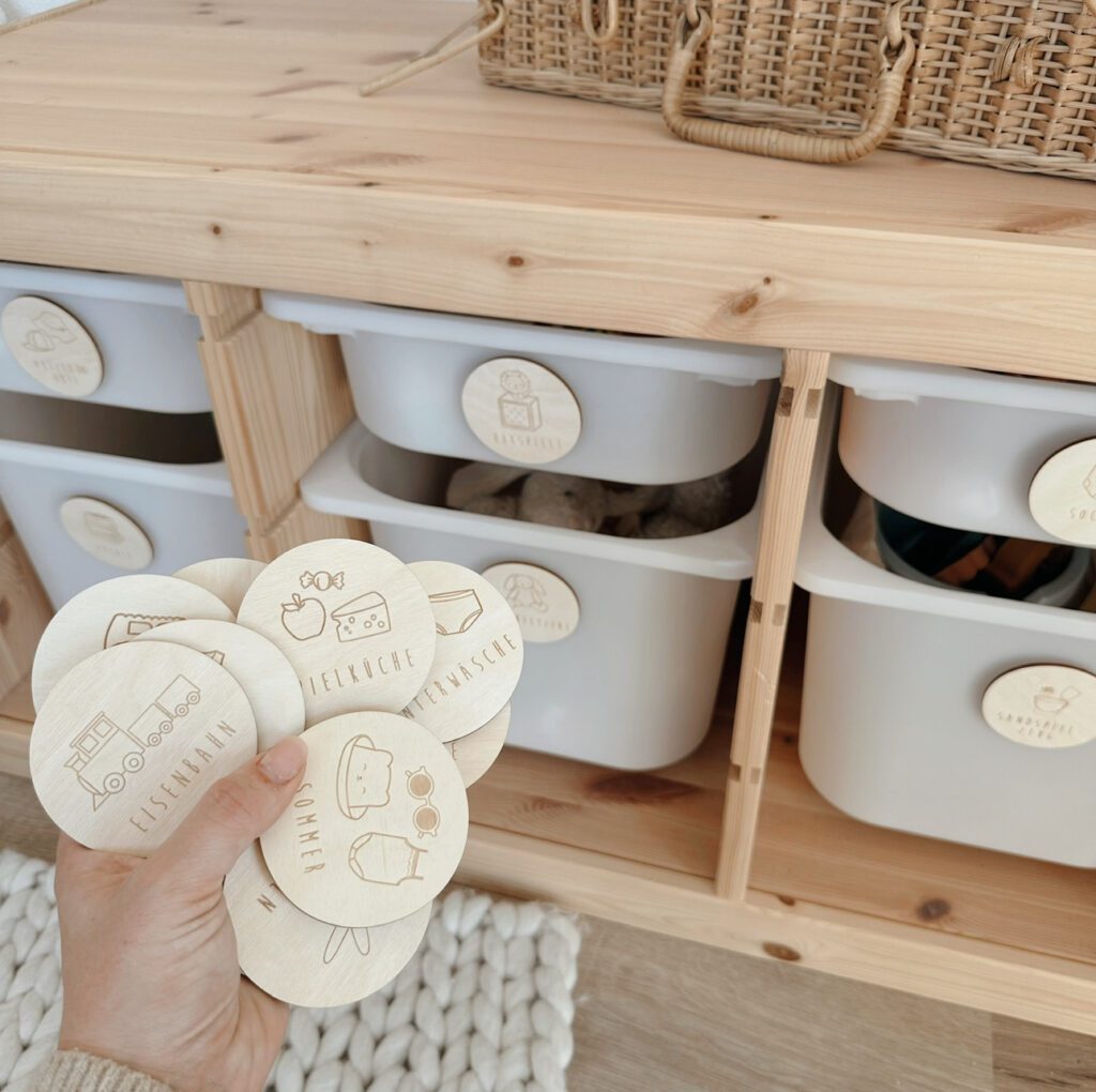 Trofast von Ikea Holzschild Organizer Schildchen graviert Montessori